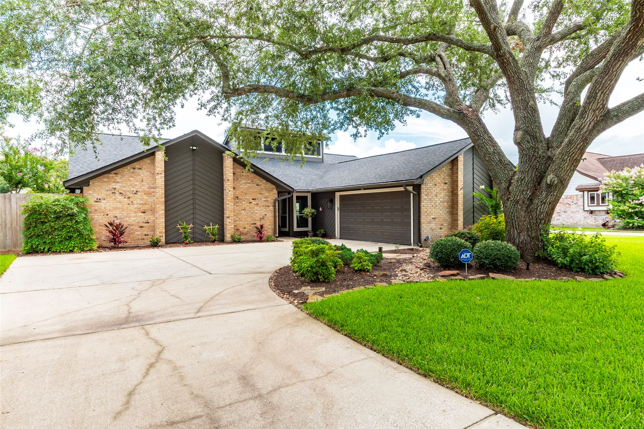 1811 Hunt Drive Friendswood TX 77546