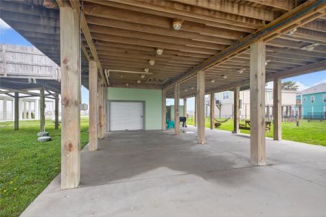 994 Nassau Drive Crystal Beach TX 77650