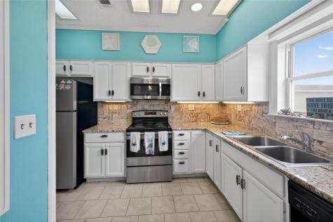 994 Nassau Drive Crystal Beach TX 77650