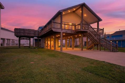 994 Nassau Drive Crystal Beach TX 77650