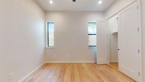519 Memorial Heights Drive Houston TX 77007