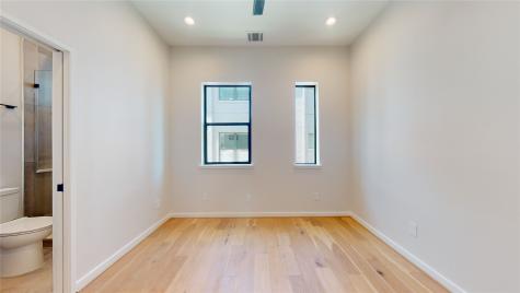 519 Memorial Heights Drive Houston TX 77007