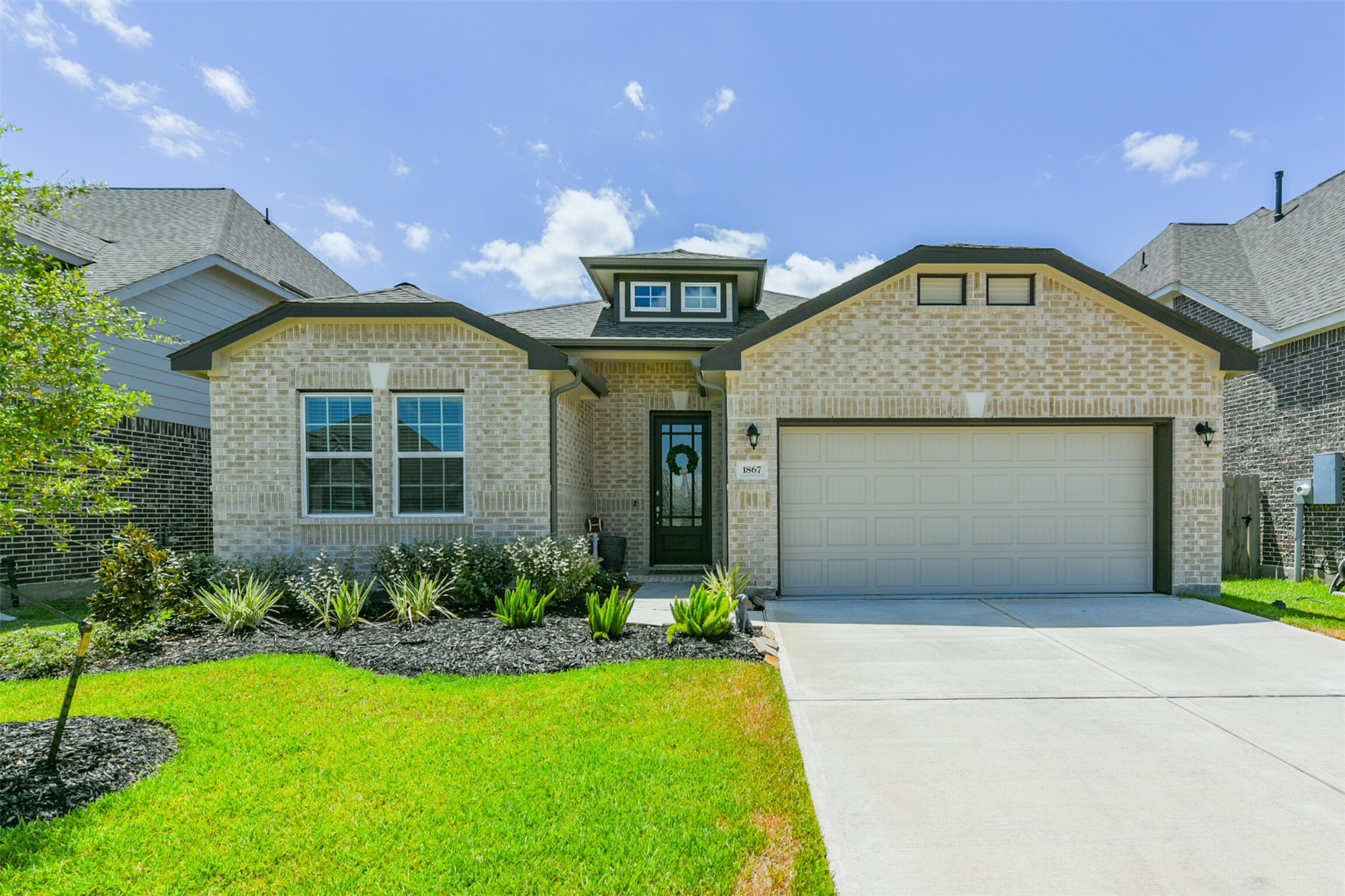1867 Beau Banks Way Alvin TX 77511