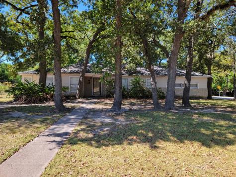 2003 Woodlawn Street Baytown TX 77520