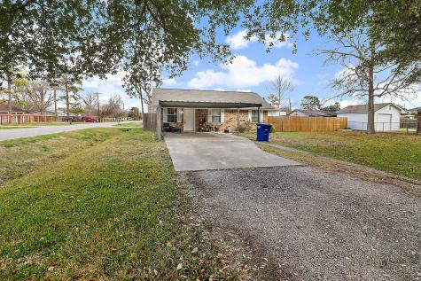 526 Elena Lane Highlands TX 77562