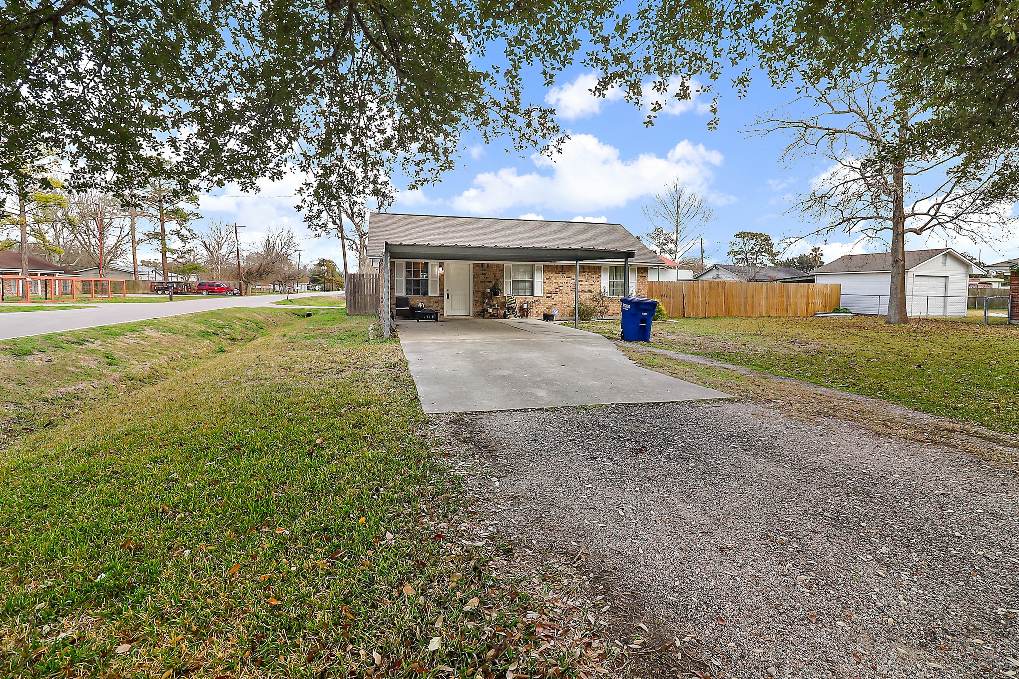 526 Elena Lane Highlands TX 77562