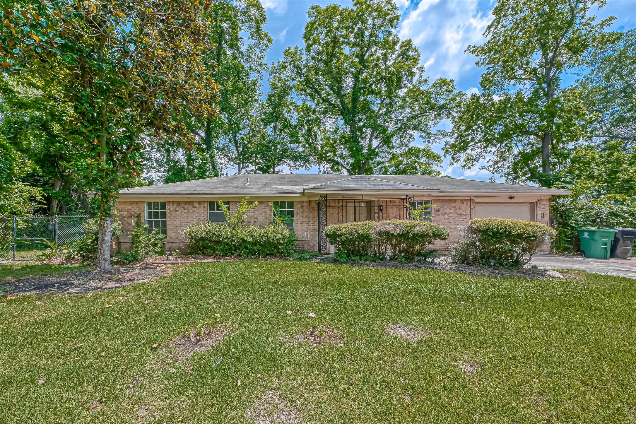 909 Marcolin Street Houston TX 77088