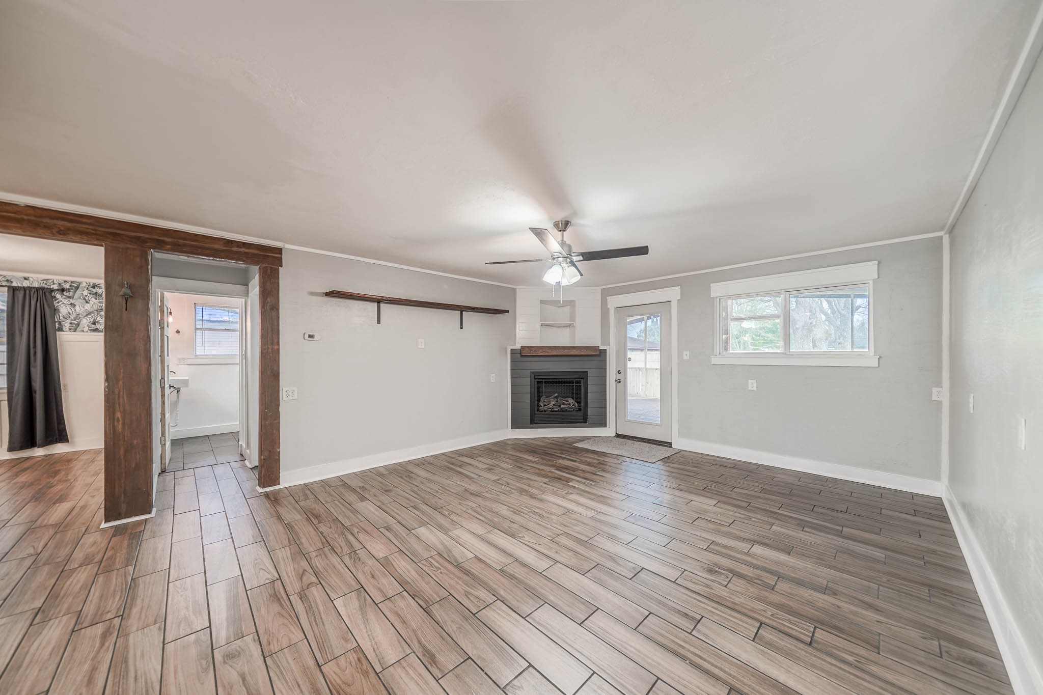 1416 W Sealy Street Alvin TX 77511
