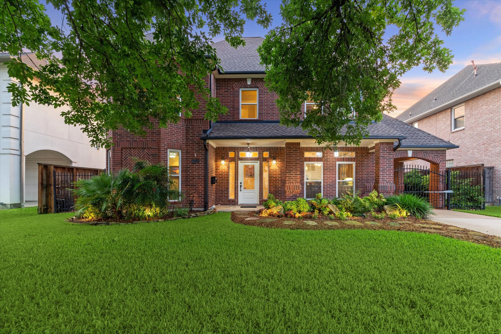 811 Anderson Street Bellaire TX 77401
