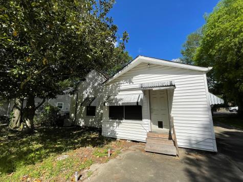 5048 Monroe Street Groves TX 77619