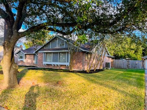 1203 Middlecreek Street Friendswood TX 77546