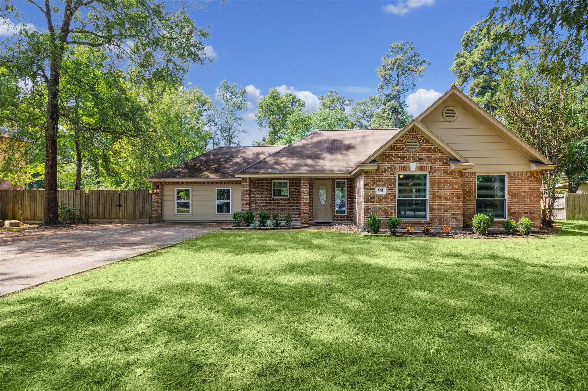 607 Shadberry Drive Magnolia TX 77354