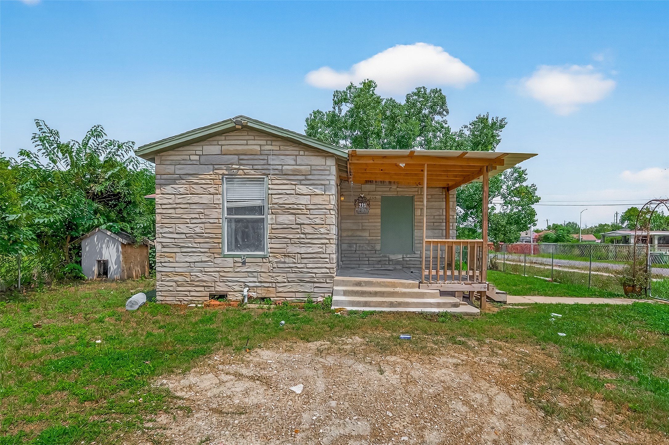 225 Armstrong Street Houston TX 77029