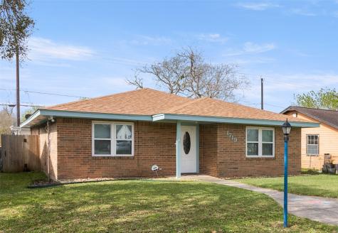 1719 N Avenue H Freeport TX 77541