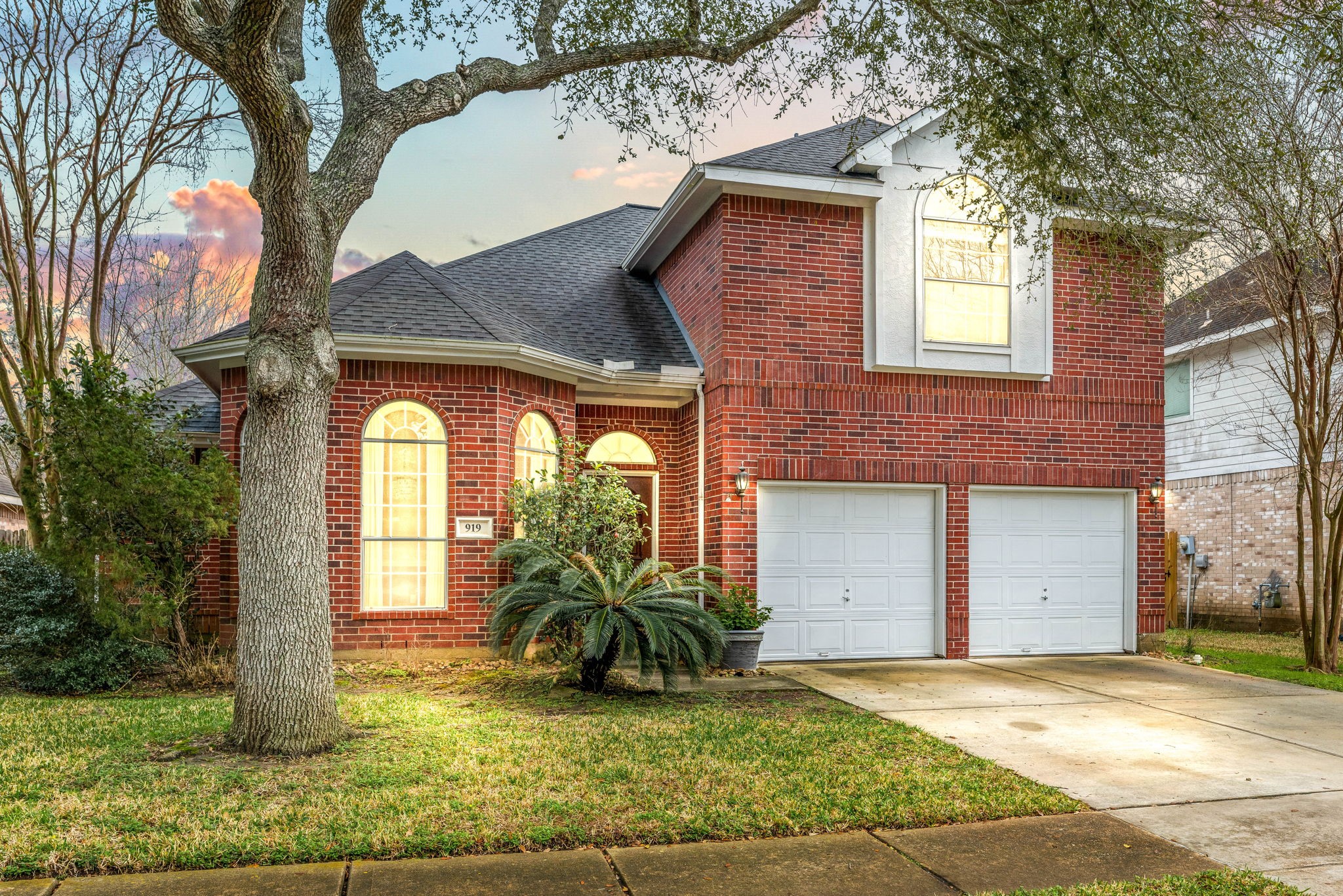 919 Tennyson Drive Pearland TX 77584