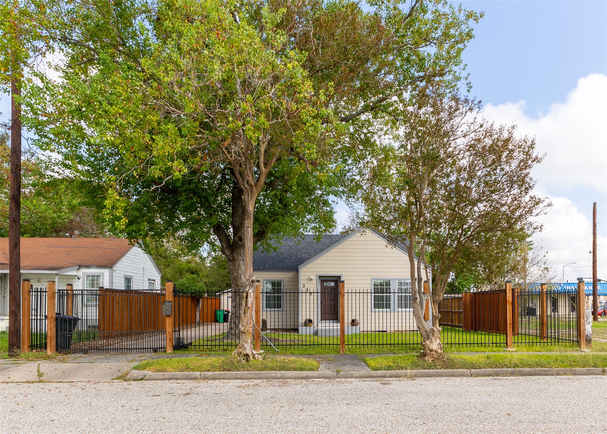 313 Lafayette Street Baytown TX 77520