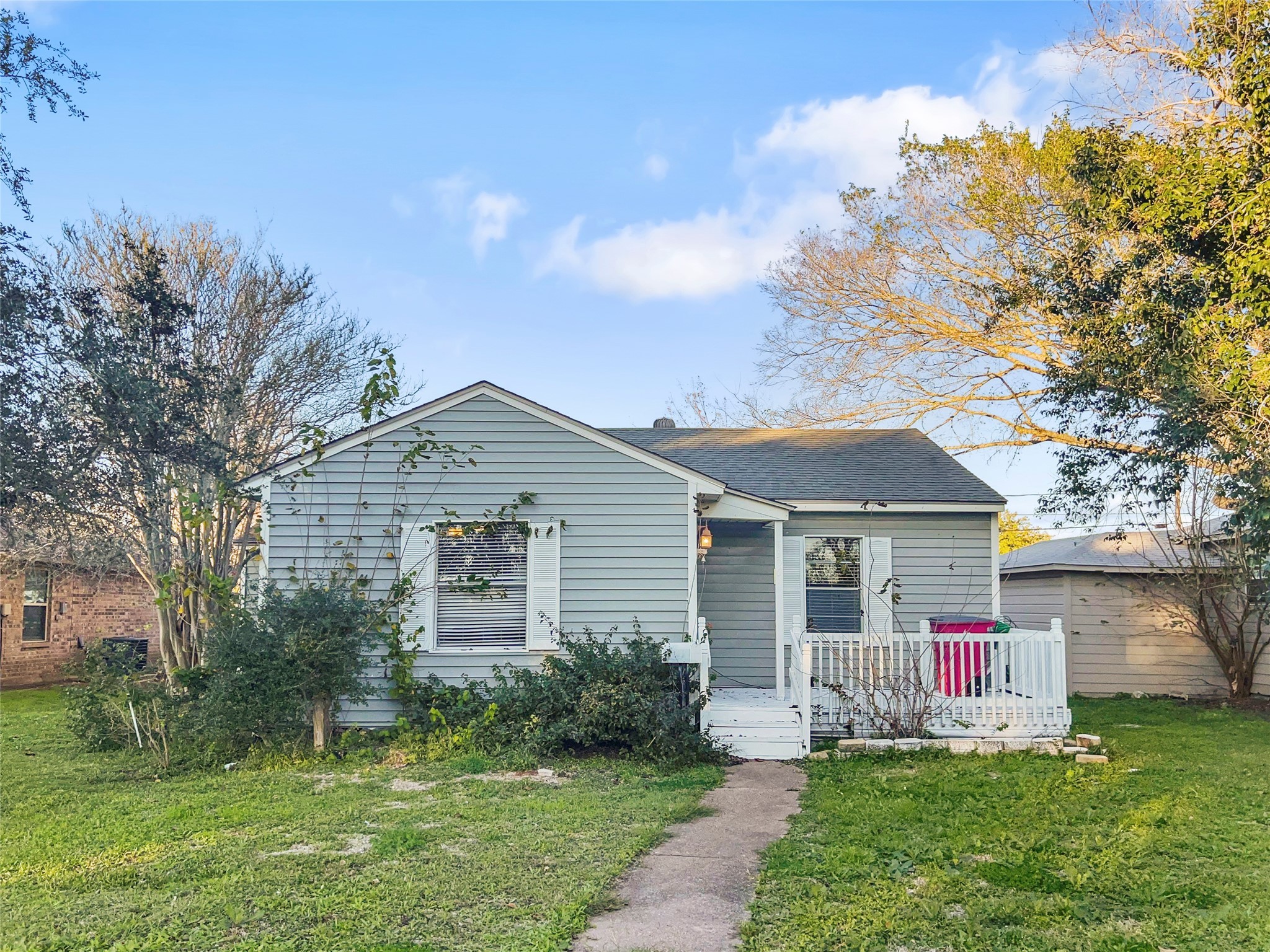 1306 W 8th Street Freeport TX 77541