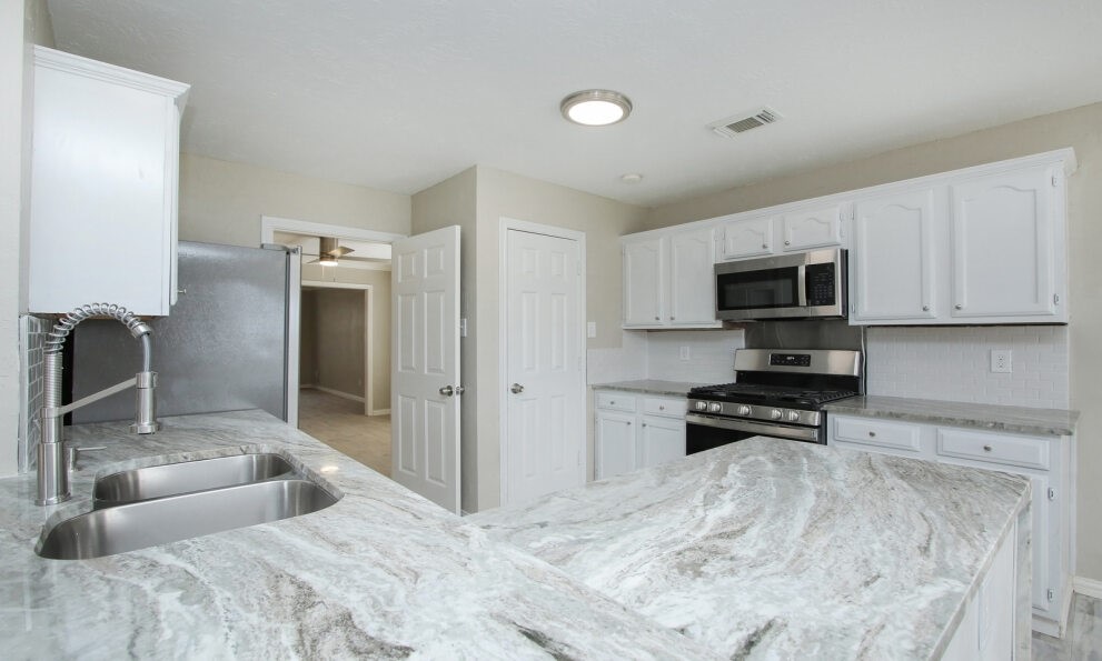 1902 Timber Creek Drive Pearland TX 77581