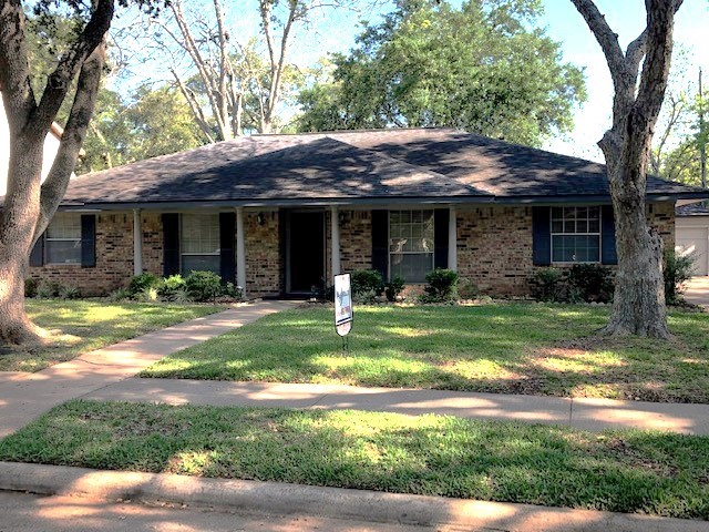106 Camellia Street Sugar Land TX 77478