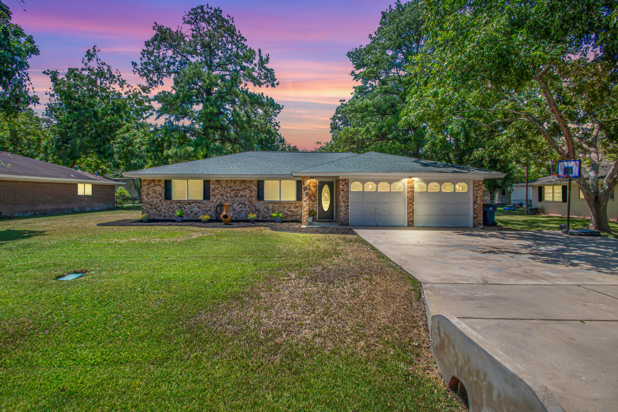 108 Stucker Lane West Columbia TX 77486