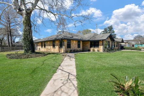 417 Avenue Of Oaks Street Houston TX 77009