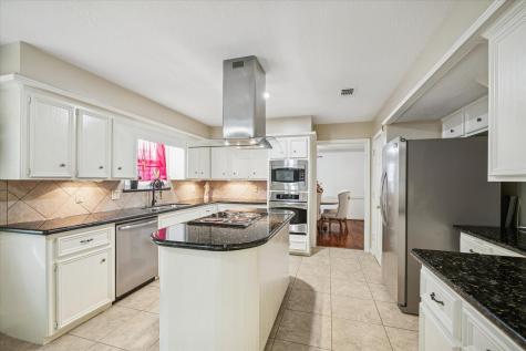 6723 Apple Valley Lane Houston TX 77069