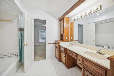 6723 Apple Valley Lane Houston TX 77069
