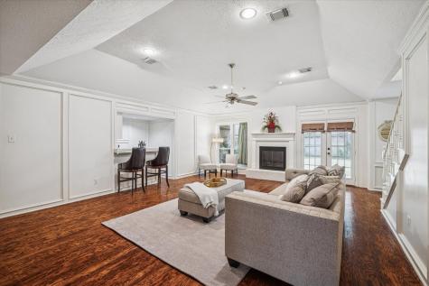 6723 Apple Valley Lane Houston TX 77069