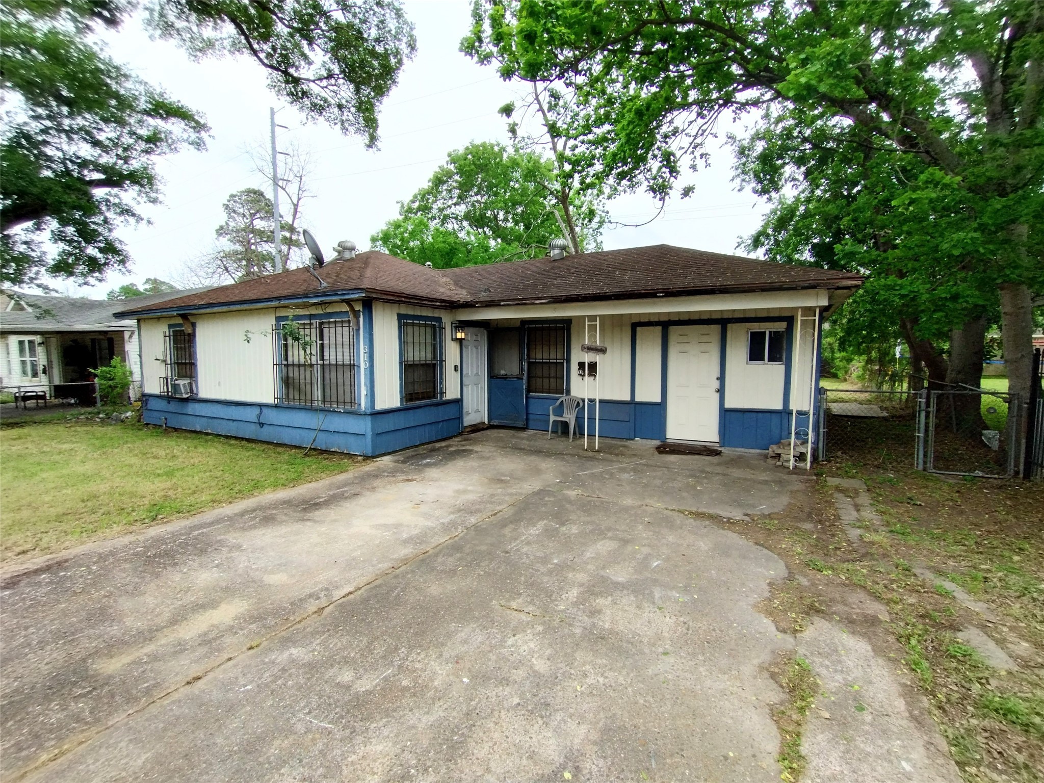 310 Cresline Street Houston TX 77076