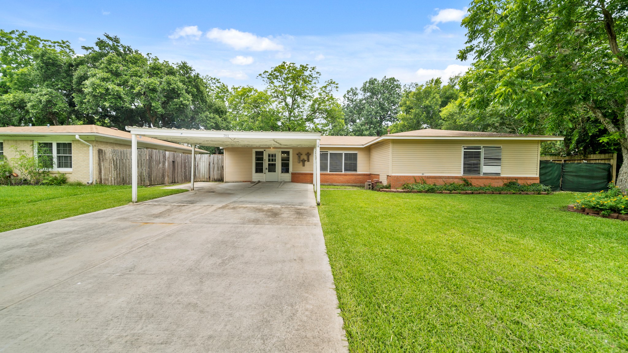 7113 Smith Drive Hitchcock TX 77563