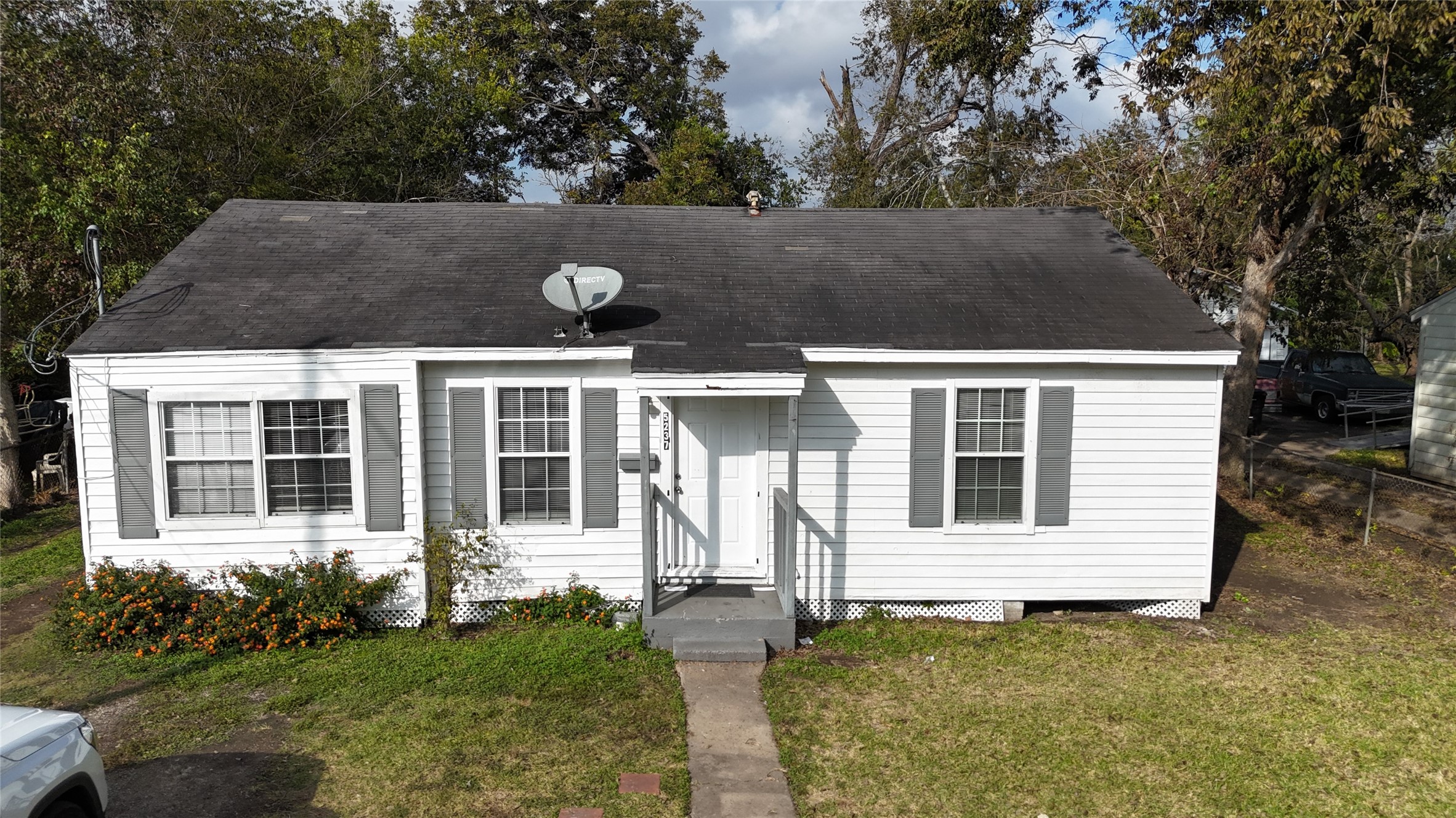 5237 Carmen Street Houston TX 77033