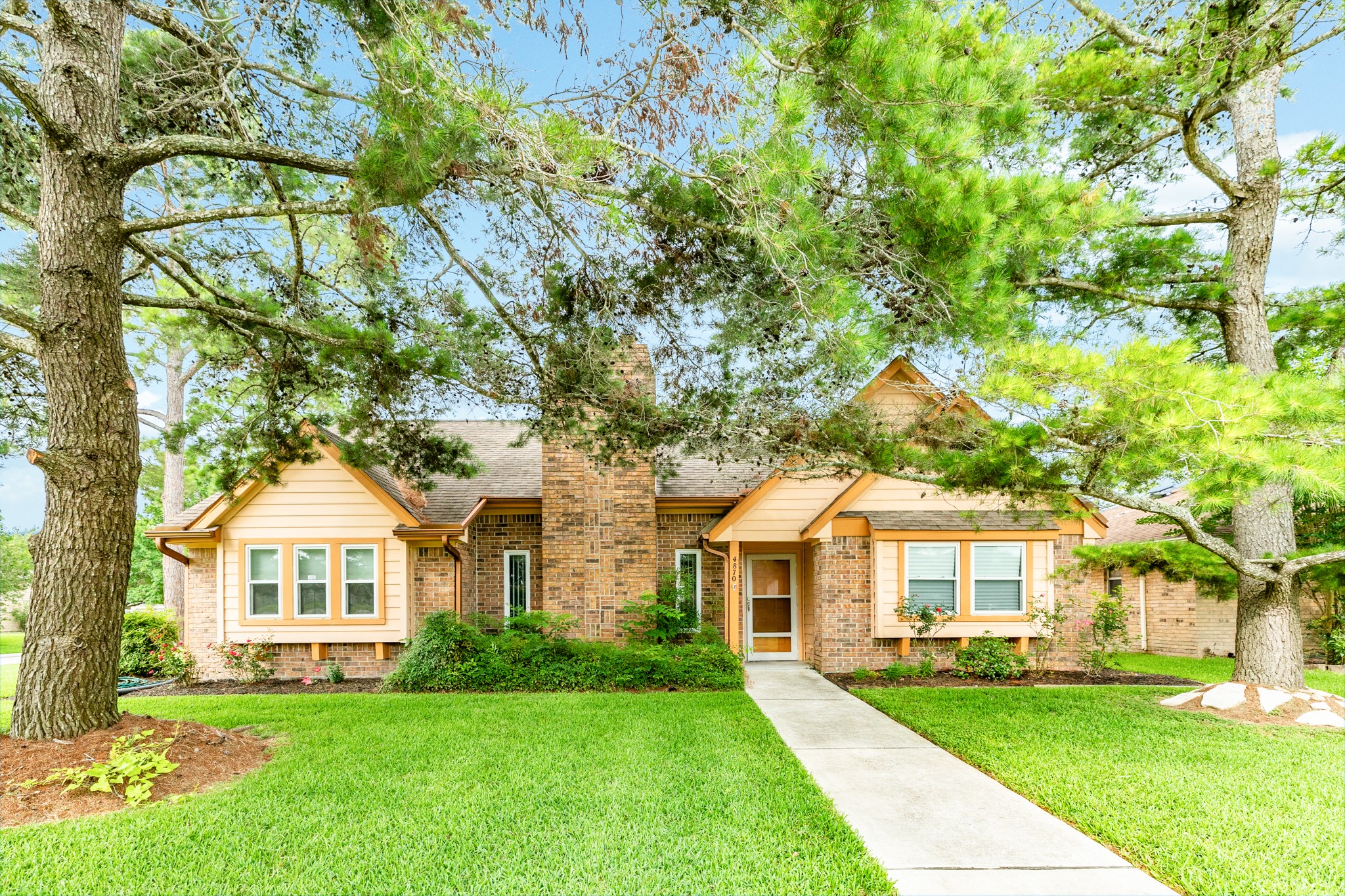 4870 Somerset Court Alvin TX 77511