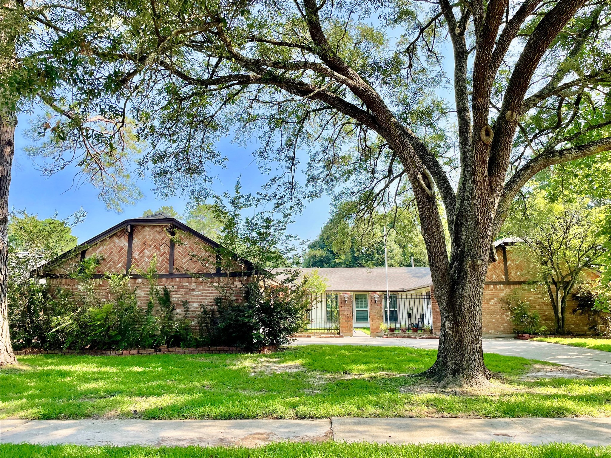 12806 Pantano Drive Houston TX 77065
