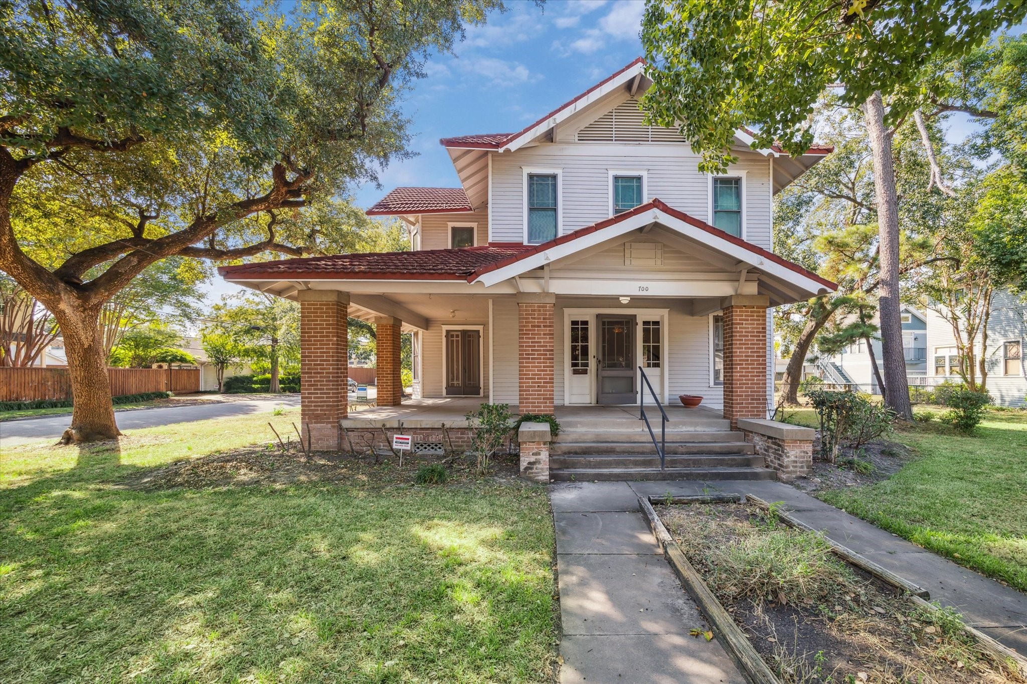700 Euclid Street Houston TX 77009
