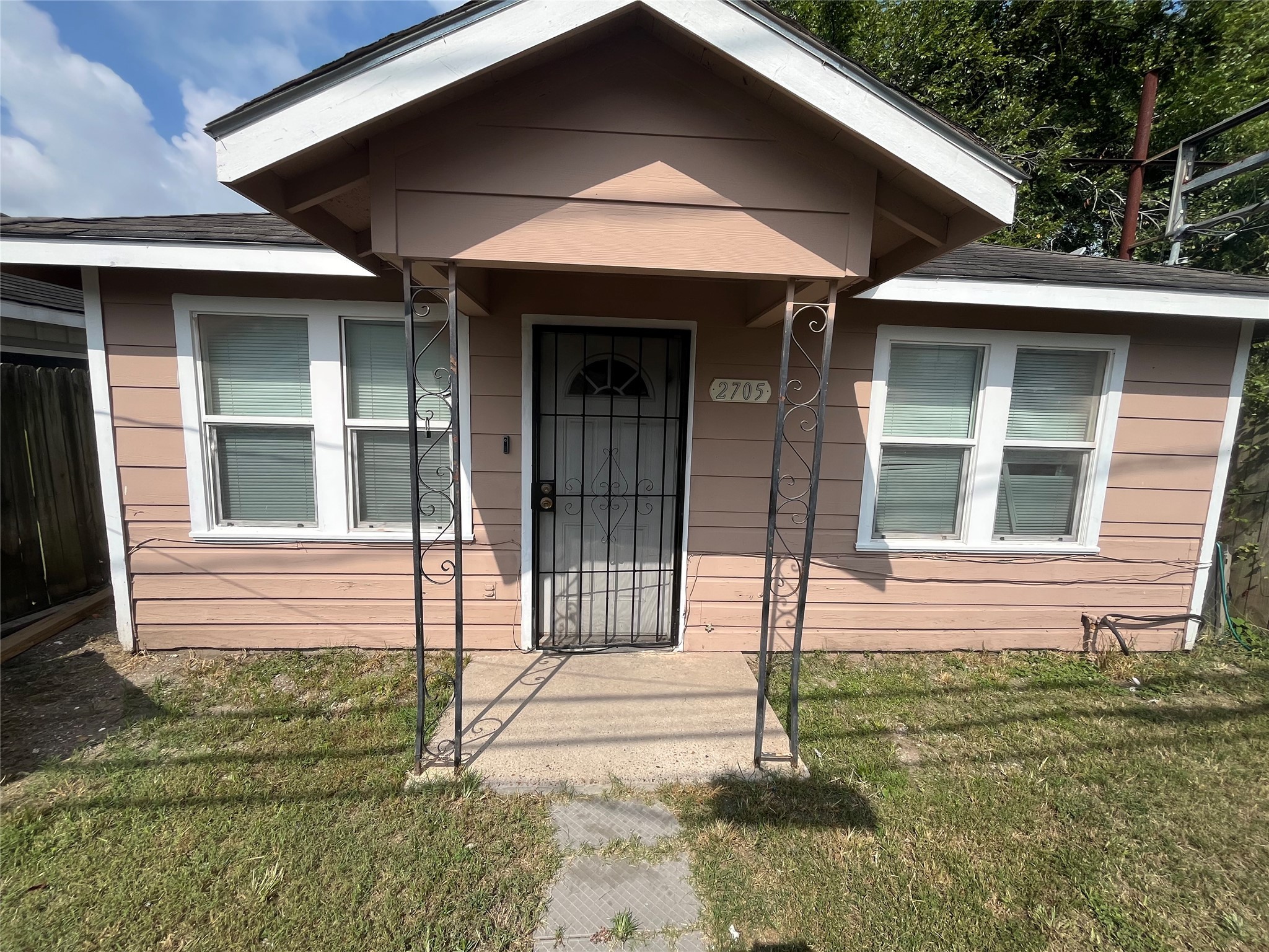 2705 Brewster Street Houston TX 77026