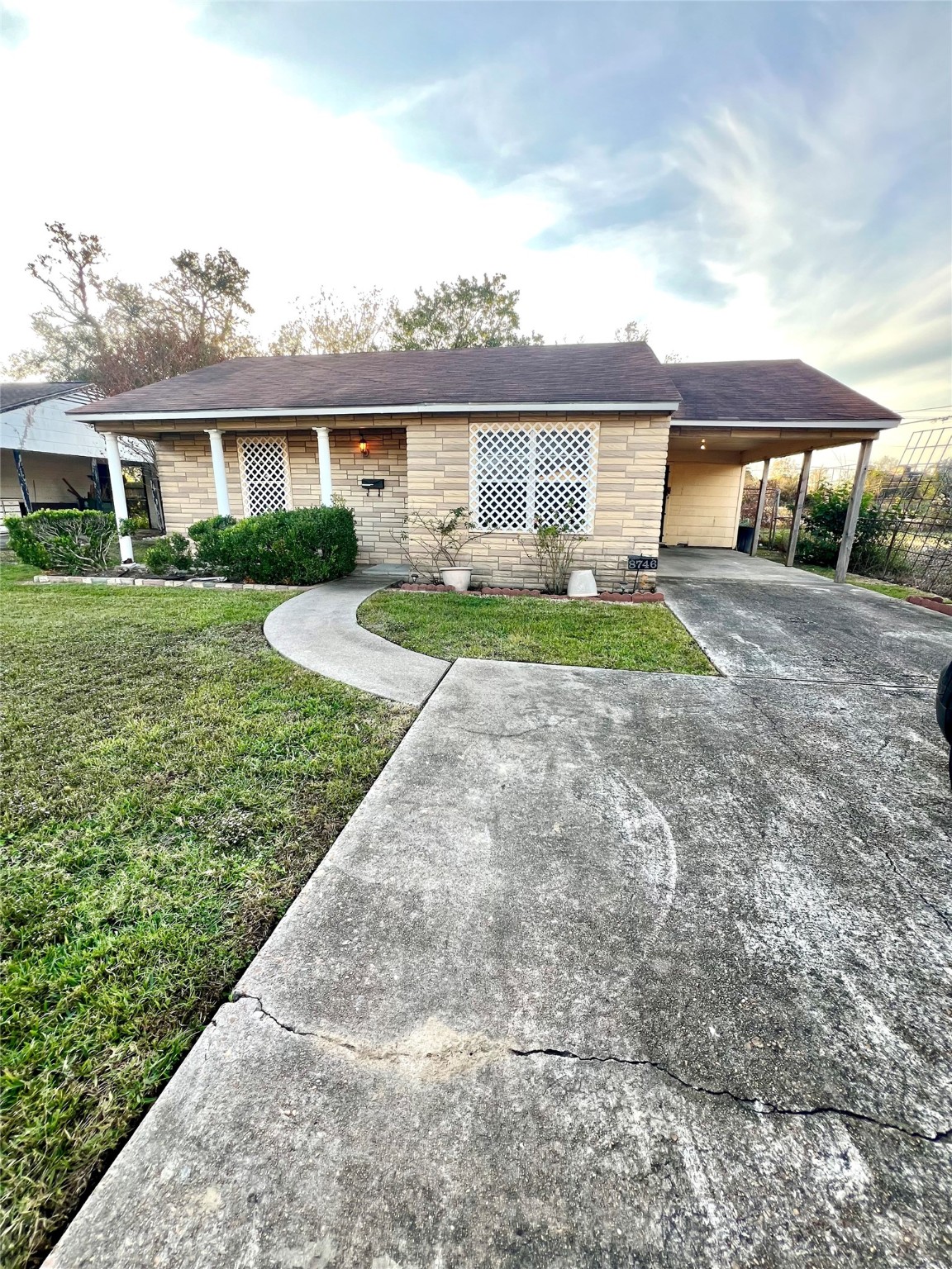 8746 Delilah Street Houston TX 77033