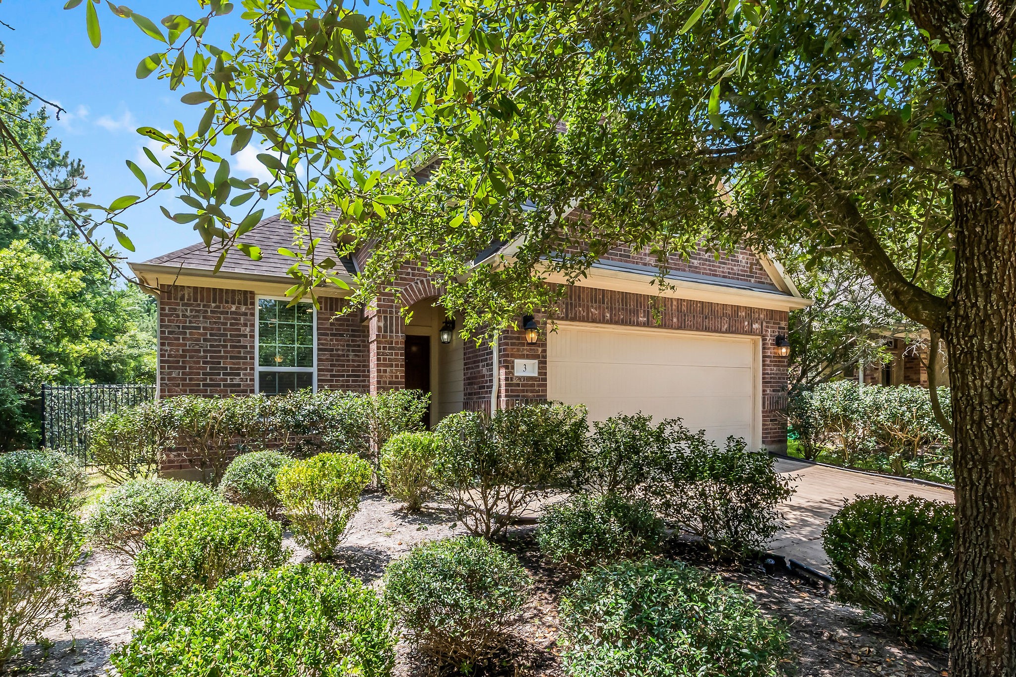 3 Canterborough Place Tomball TX 77375