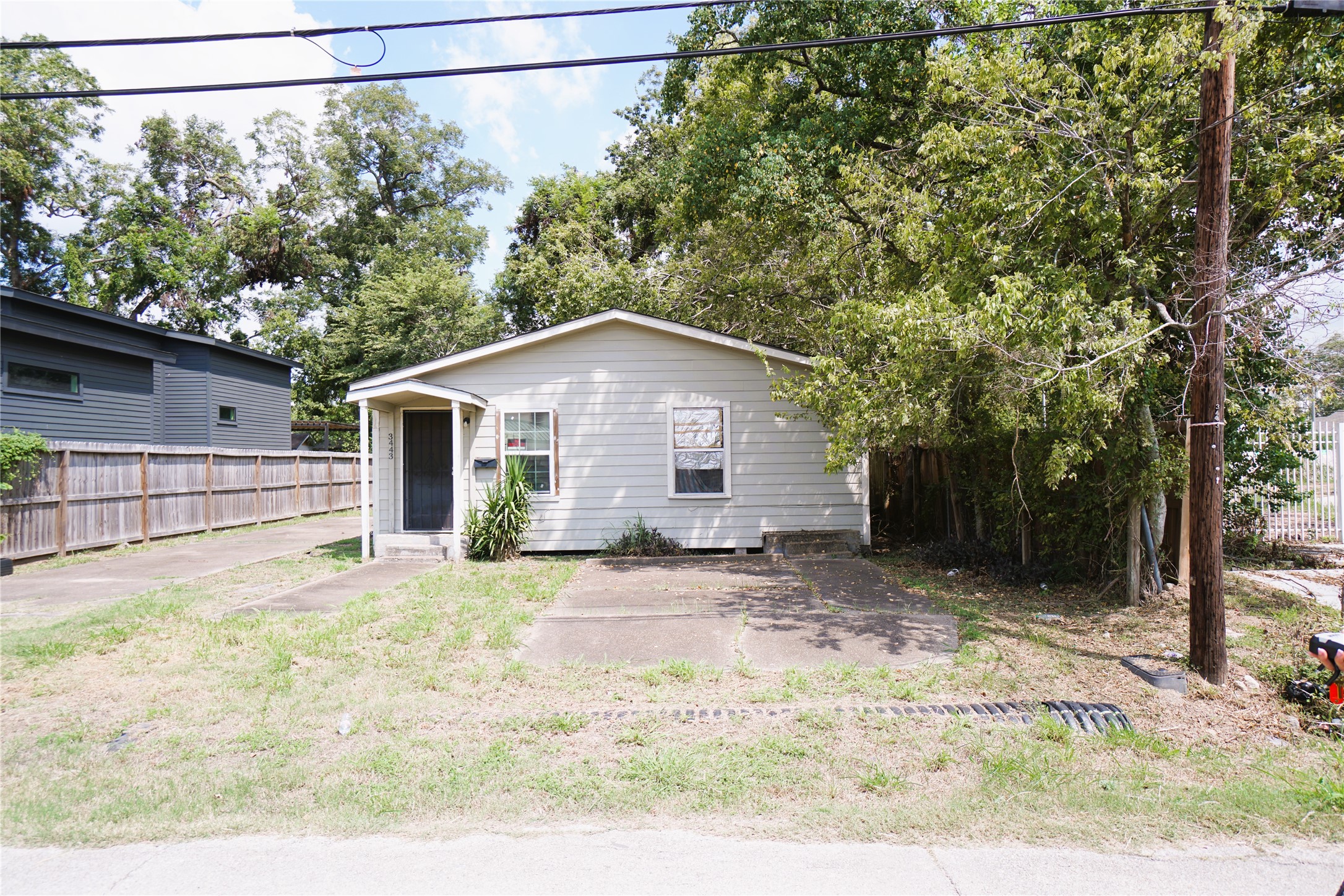 3443 Reeves Street Houston TX 77004