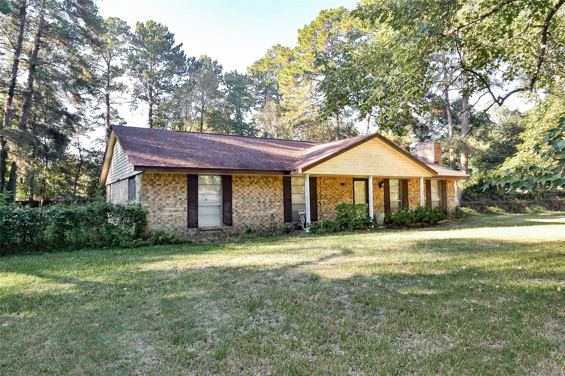762 County Road 318 Cleveland TX 77327