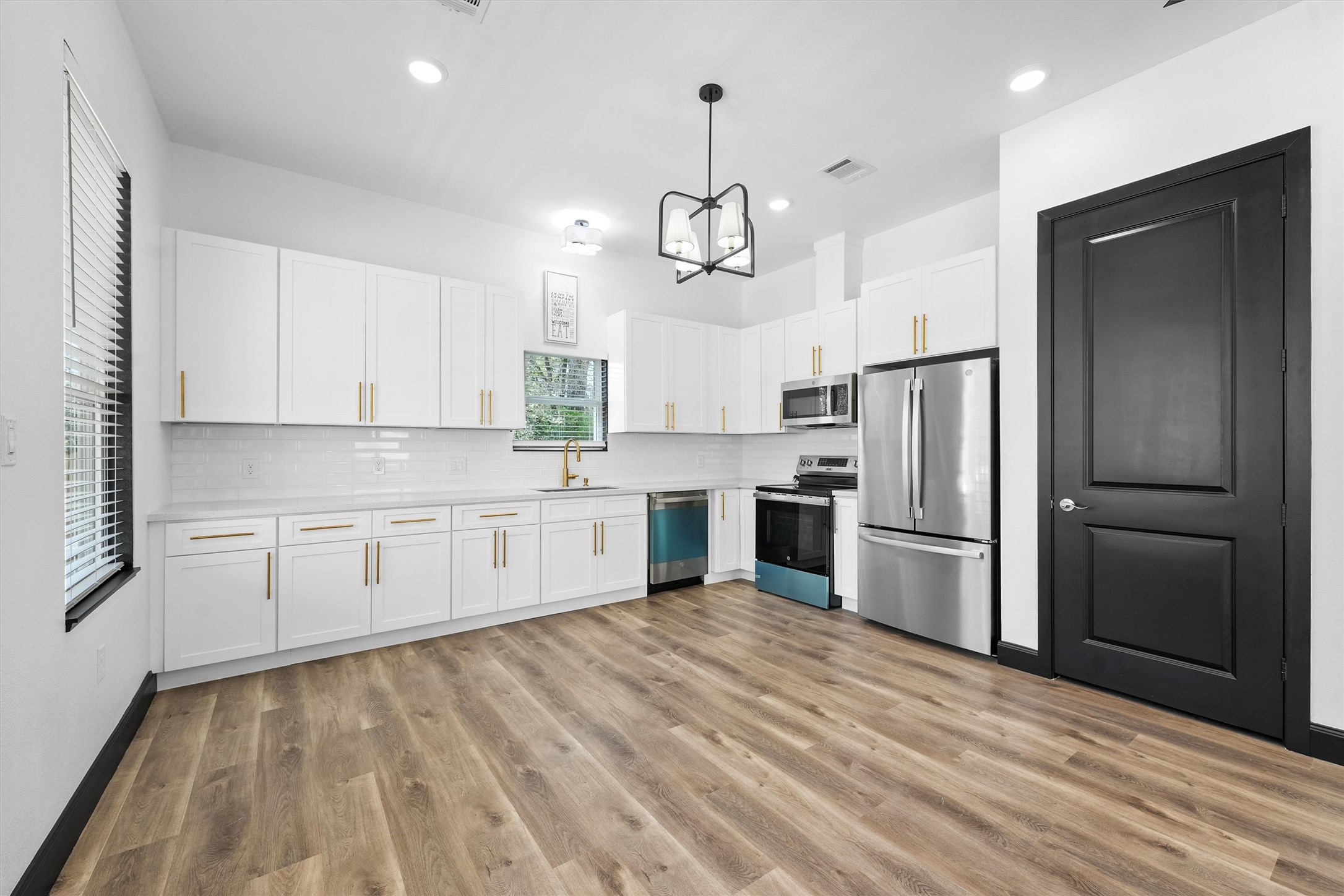 210 Canary Street Point Blank TX 77364
