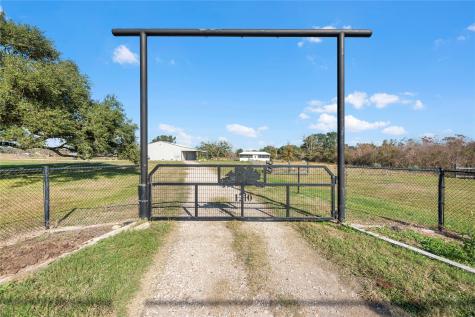 1210 County Road 32 Angleton TX 77515