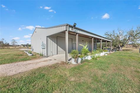 1210 County Road 32 Angleton TX 77515