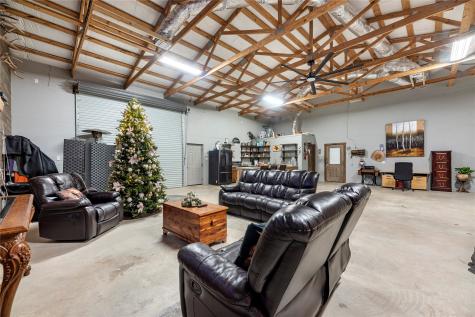1210 County Road 32 Angleton TX 77515