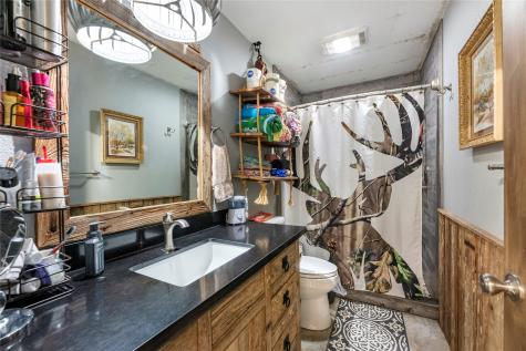 1210 County Road 32 Angleton TX 77515