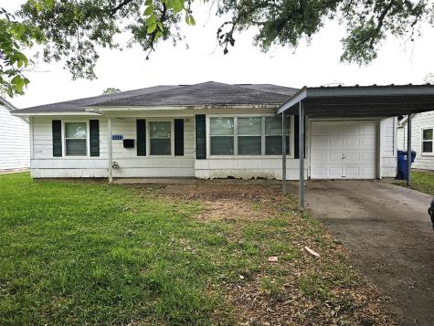 1105 Woodbine Drive West Columbia TX 77486