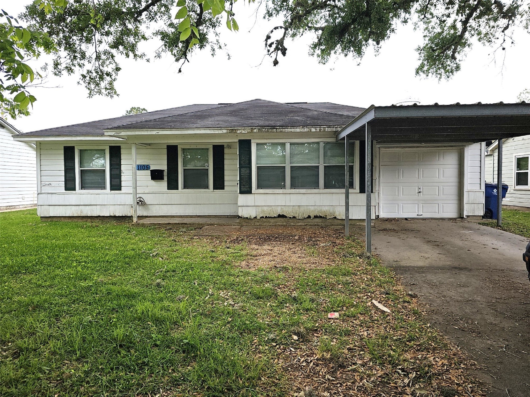 1105 Woodbine Drive West Columbia TX 77486