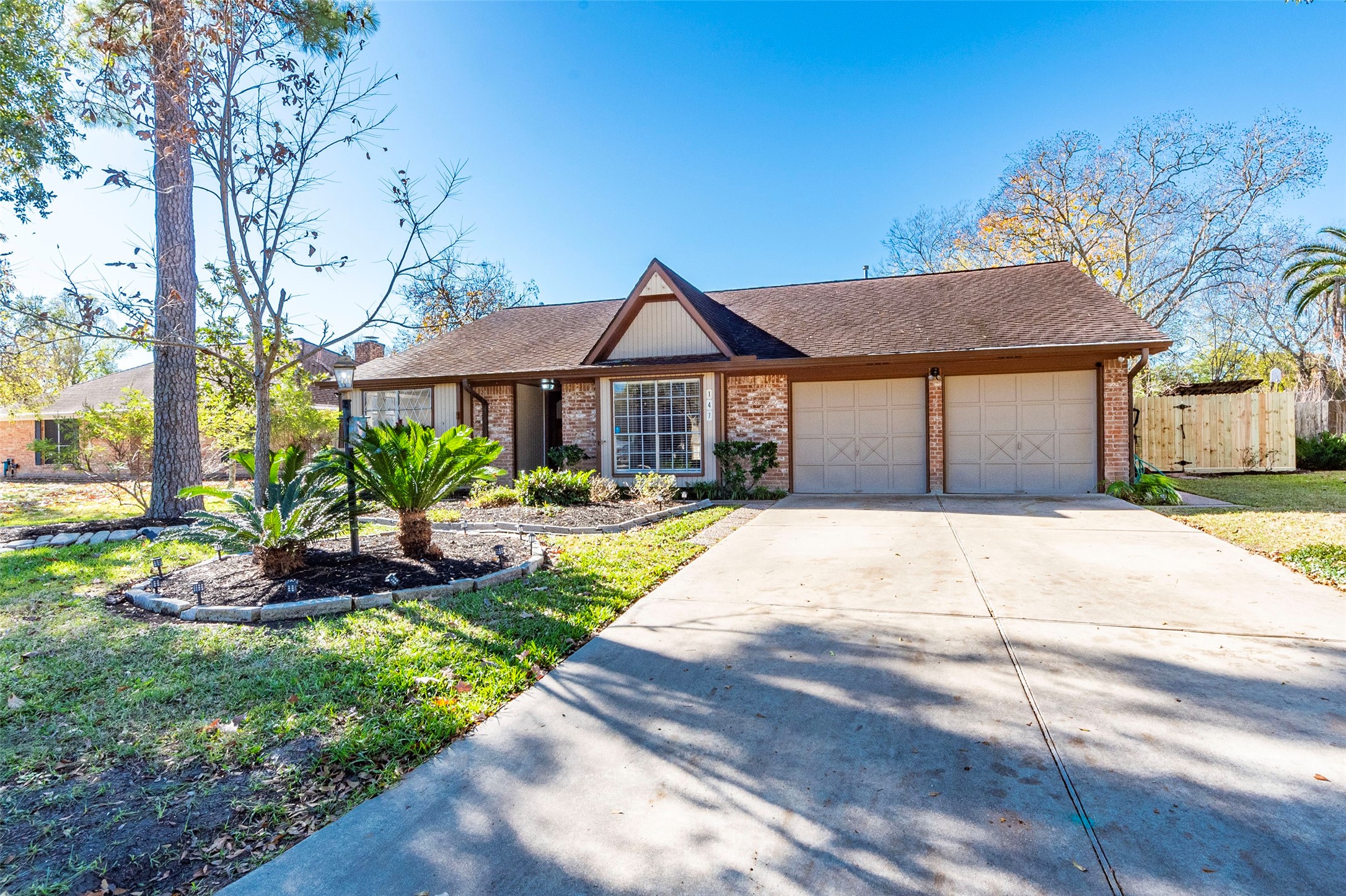 147 Cherry Tree Lane Friendswood TX 77546