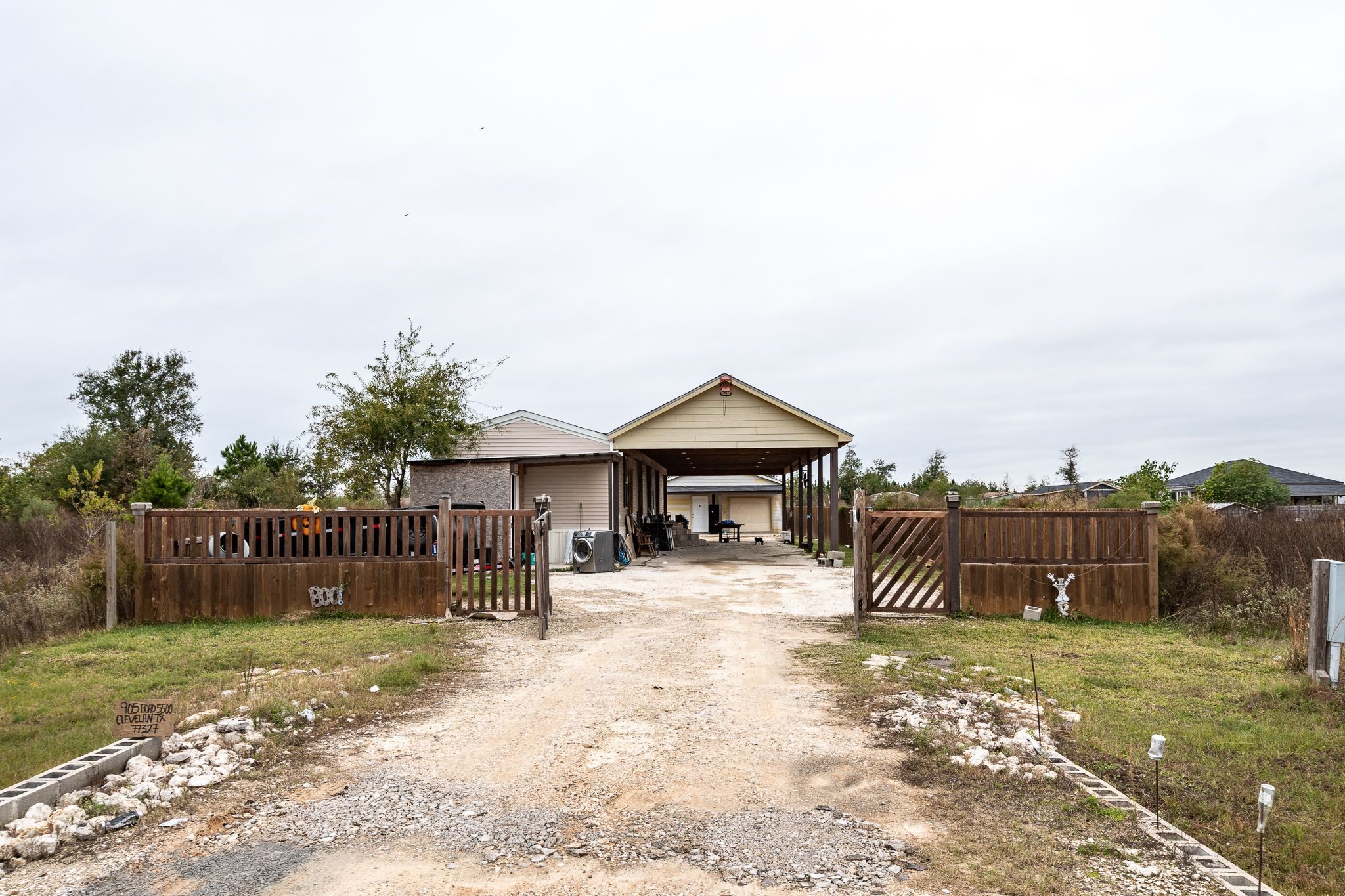 905 Road 5500 Cleveland TX 77327