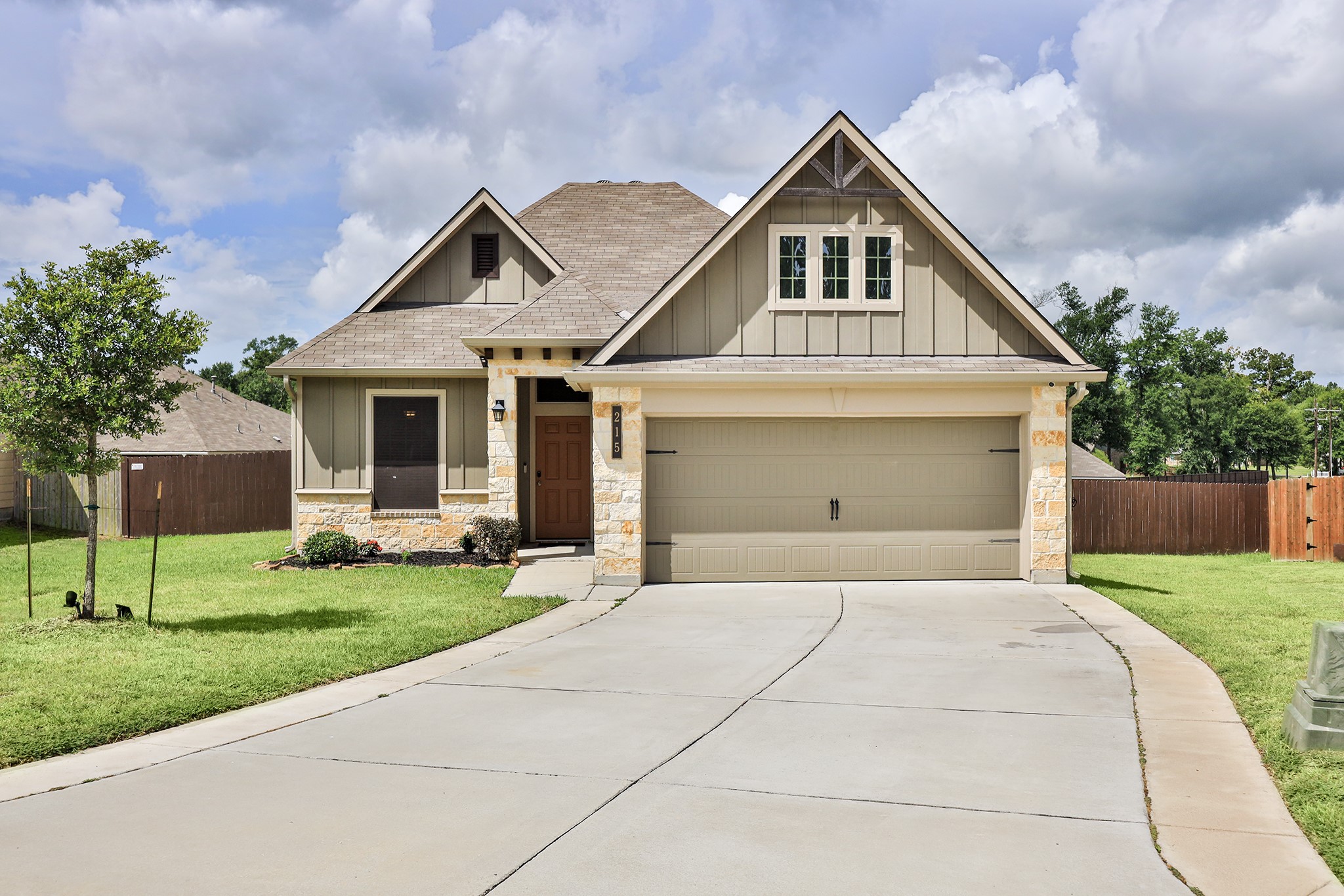215 Emery Oak Way Huntsville TX 77320