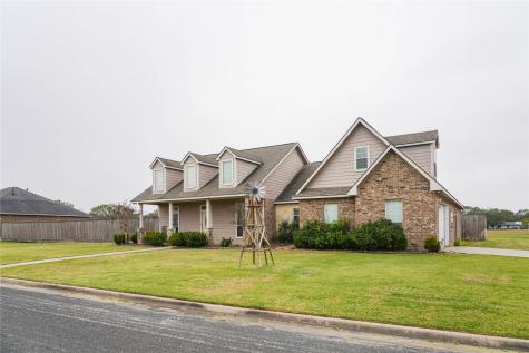 1911 Lynn Street El Campo TX 77437